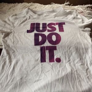 Girls Nike tee shirt